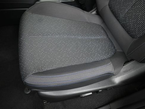 Certified 2025 Subaru Forester Premium AWD/4WD image 23