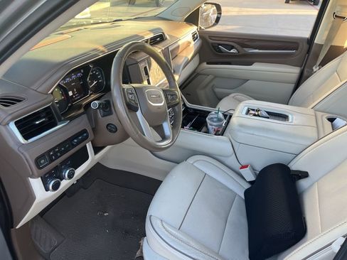 Used 2021 GMC Yukon Denali w/ Denali Premium Package image 6