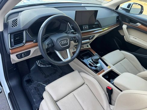 Used 2021 Audi Q5 2.0T Premium Plus w/ Premium Plus Package AWD/4WD image 23
