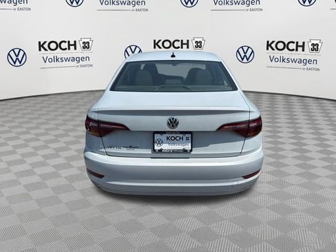Used 2019 Volkswagen Jetta SE FWD image 6