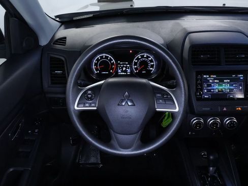 Used 2025 Mitsubishi Outlander Sport 2.0 ES image 17