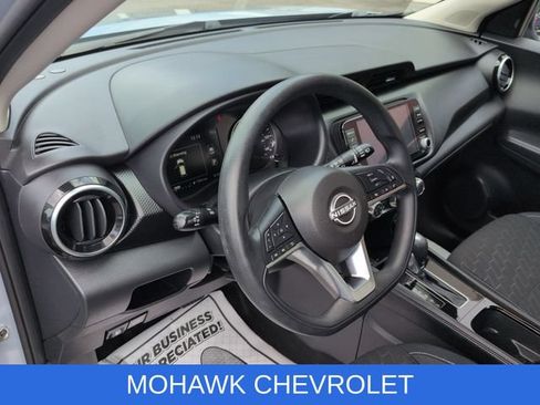 Used 2023 Nissan Kicks SV FWD image 10