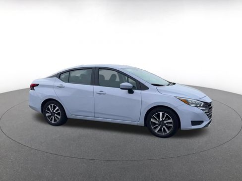 Used 2025 Nissan Versa SV FWD image 2
