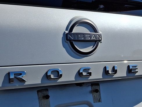 Certified 2023 Nissan Rogue SL w/ SL Premium Package image 32