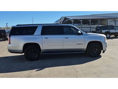 Used 2019 GMC Yukon XL SLT w/ Open Road Package image 9