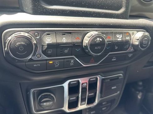 Used 2020 Jeep Gladiator Sport w/ Quick Order Package 24S AWD/4WD image 17