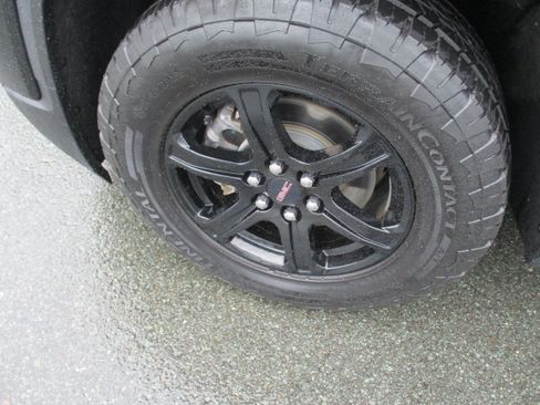 Certified 2023 GMC Acadia AT4 w/ Technology Package AWD/4WD image 9