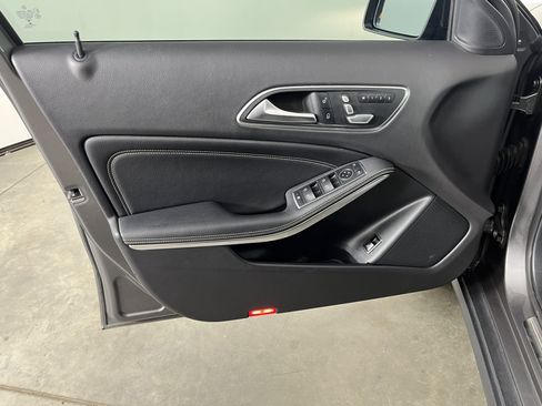 Used 2019 Mercedes-Benz GLA 250 4MATIC image 17