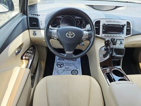 Used 2011 Toyota Venza FWD image 11