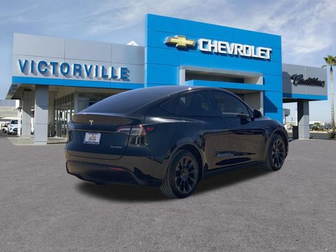 Used 2022 Tesla Model Y Long Range AWD/4WD image 4
