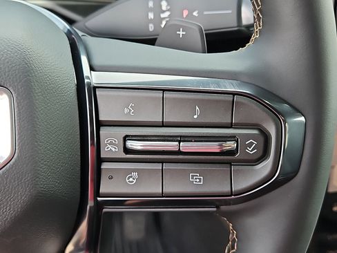 New 2026 GMC Acadia AT4 w/ LPO, Floor Liner Package AWD/4WD image 19