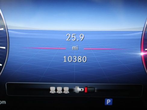 Used 2023 Mercedes-Benz GLC 300 4MATIC w/ Pinnacle Trim Package image 8