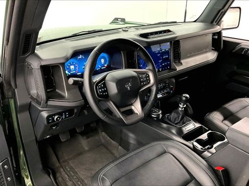 Used 2025 Ford Bronco Badlands AWD/4WD image 15