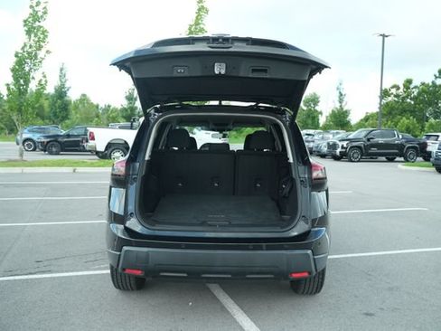 Used 2024 Nissan Rogue SV FWD image 17