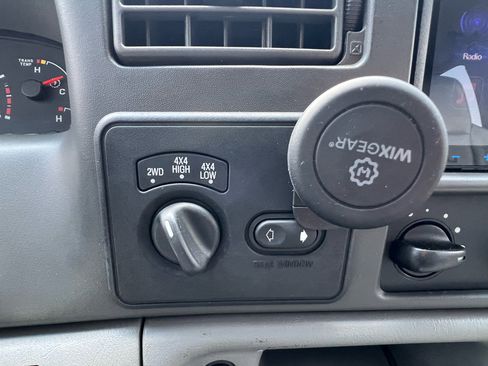 Used 2004 Ford F350 Lariat image 47