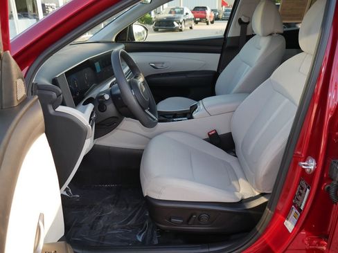 Used 2025 Hyundai Tucson SEL FWD image 32