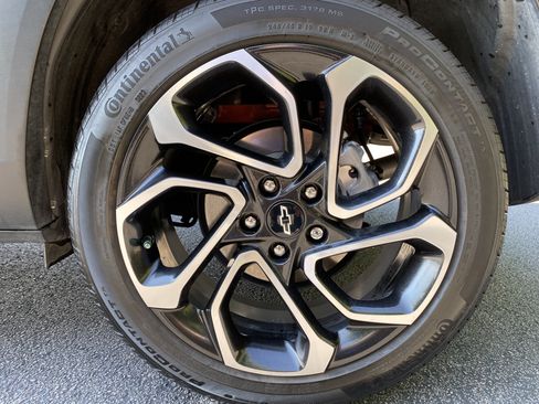 Used 2024 Chevrolet Trax RS w/ Driver Confidence Package FWD image 39