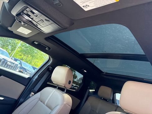 Used 2023 Chevrolet Blazer Premier w/ Driver Confidence II Package FWD image 9