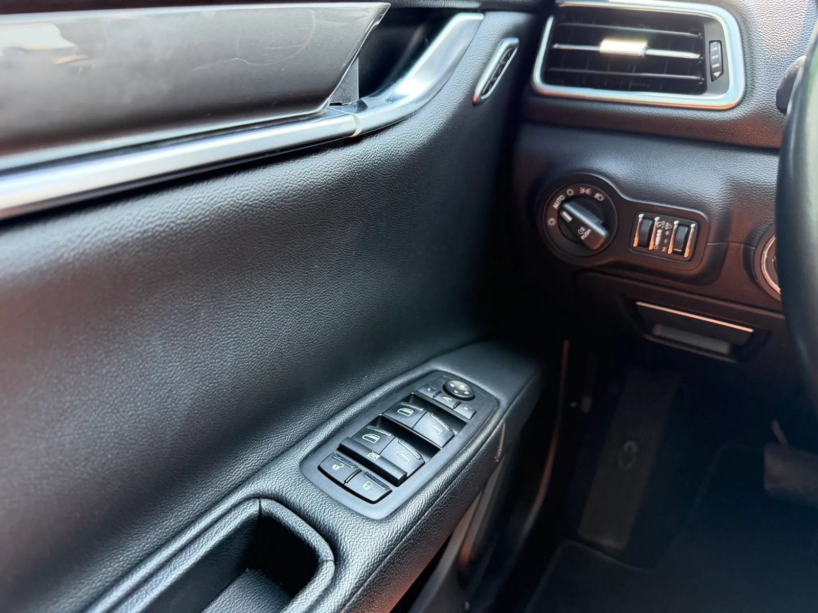 Used 2019 Maserati Ghibli RWD image 23
