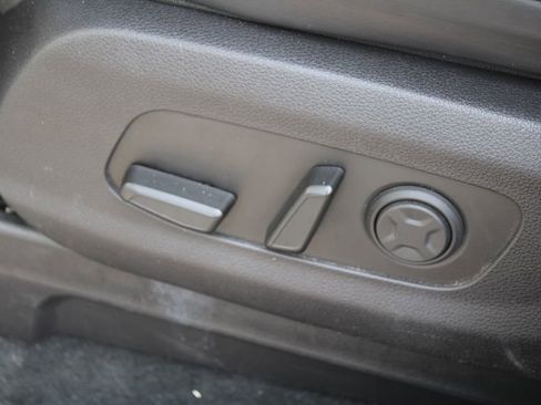 Certified 2023 Kia Carnival SX image 32