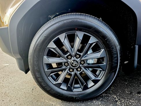 Used 2026 Toyota Land Cruiser w/ Premium Package image 18