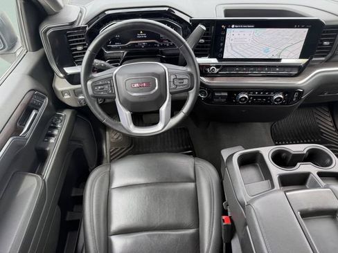 Certified 2025 GMC Sierra 1500 SLT RWD image 18