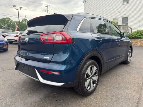 Used 2019 Kia Niro EX FWD image 7