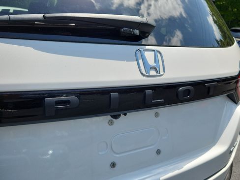 Used 2024 Honda Pilot Elite image 30