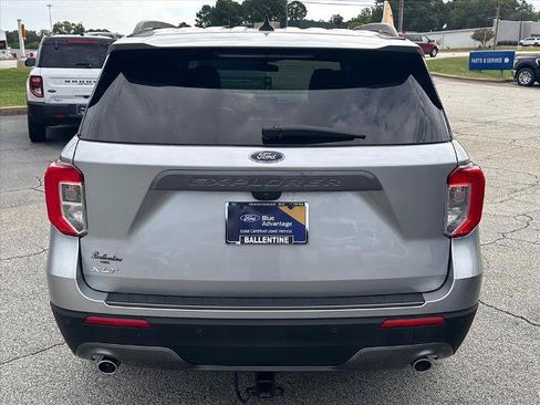 Certified 2023 Ford Explorer XLT w/ Equipment Group 202A RWD image 4