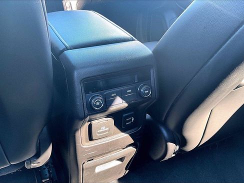 Used 2019 GMC Acadia SLT w/ Black Edition AWD/4WD image 11