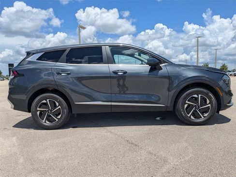 Used 2025 Kia Sportage LX image 34