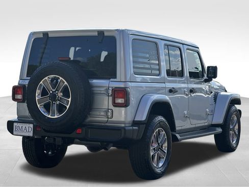 Used 2022 Jeep Wrangler Unlimited Sahara w/ Cold Weather Group image 11