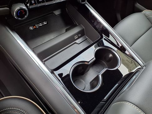 New 2025 Chevrolet Tahoe Premier image 12