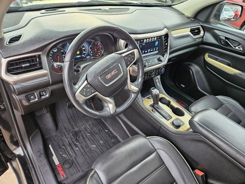 Used 2017 GMC Acadia Denali w/ Technology Package image 12