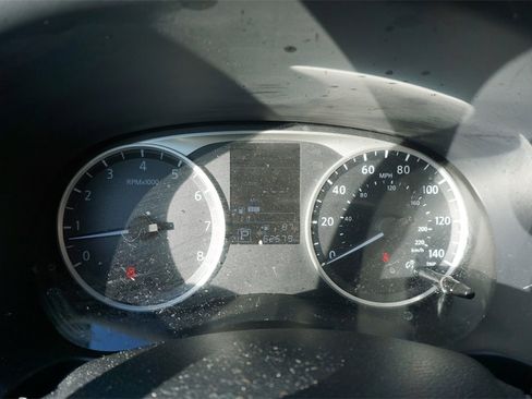 Used 2023 Nissan Kicks S image 7