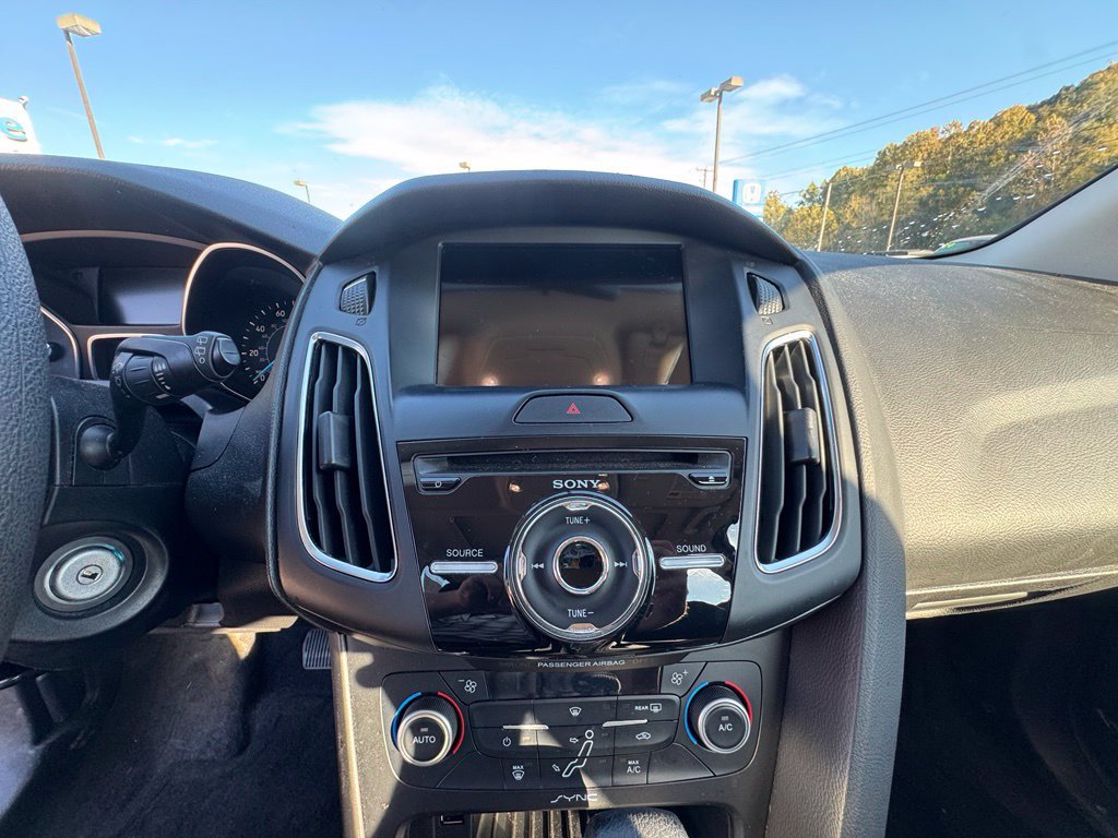 Used 2018 Ford Focus SEL FWD image 8