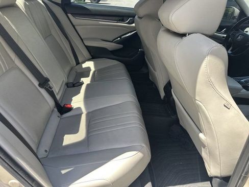 Used 2019 Honda Accord Touring image 17