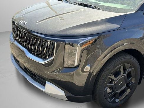 New 2026 Kia Carnival EX FWD image 30
