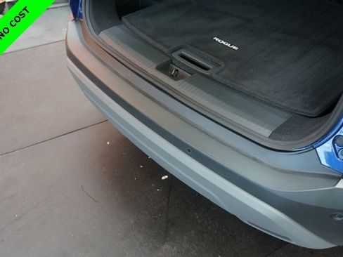 Used 2022 Nissan Rogue S image 41