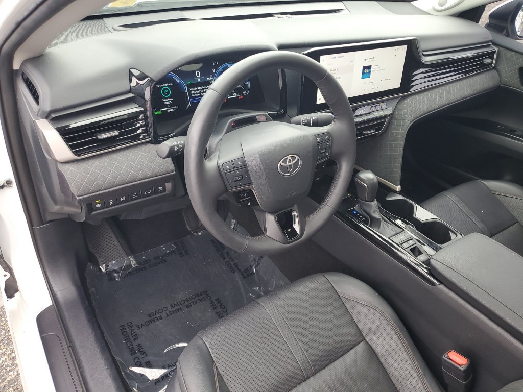 Used 2025 Toyota Camry XLE w/ Premium Plus Package FWD image 6
