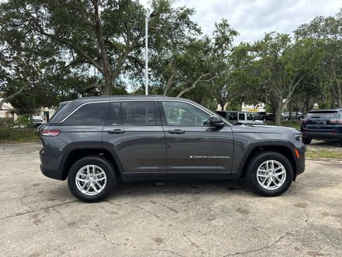 New 2026 Jeep Grand Cherokee Laredo w/ Trailer Tow Package AWD/4WD image 2