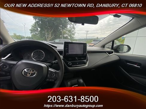 Used 2020 Toyota Corolla LE FWD image 13
