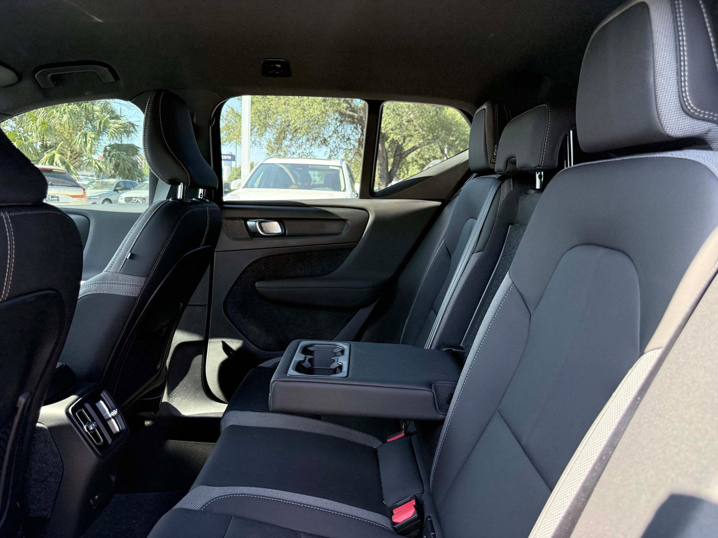 Certified 2023 Volvo XC40 Recharge Core AWD/4WD image 13
