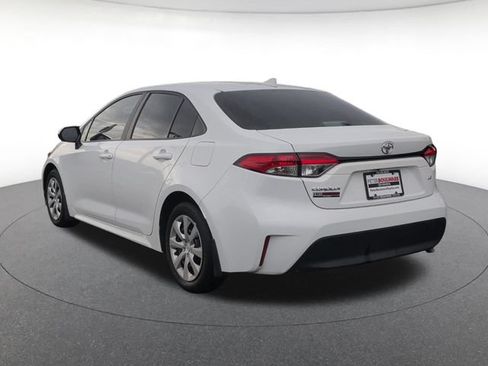 Used 2025 Toyota Corolla LE FWD image 4