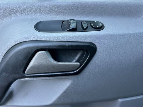 Used 2016 Mercedes-Benz Sprinter 2500 image 14