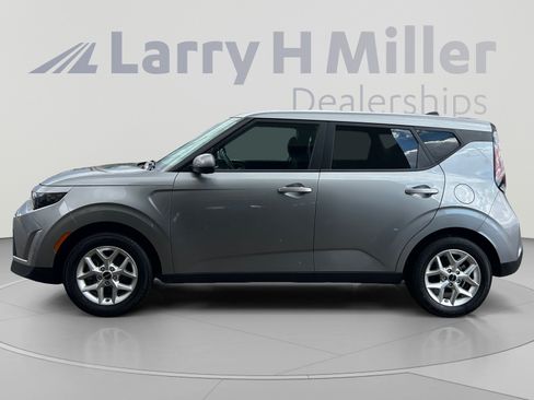 Used 2025 Kia Soul LX w/ LX Technology Package FWD image 3