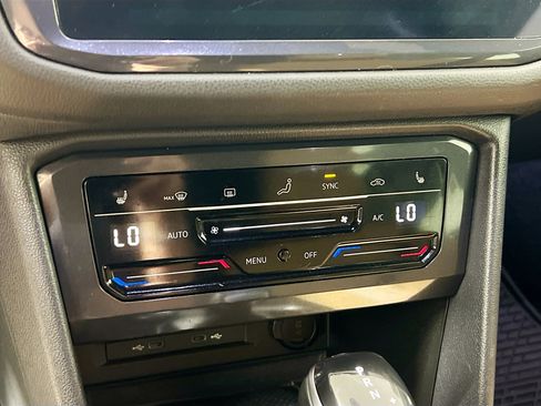 Used 2023 Volkswagen Tiguan SE image 27