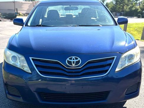 Used 2011 Toyota Camry LE FWD image 2