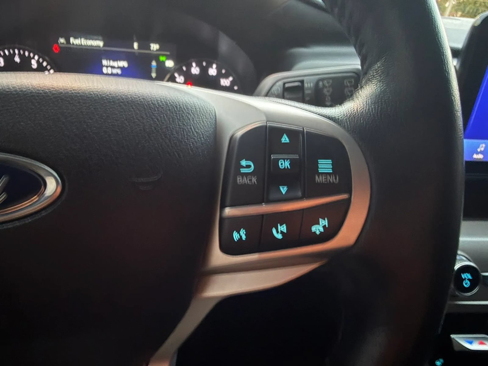 Used 2022 Ford Explorer XLT w/ Equipment Group 202A AWD/4WD image 16