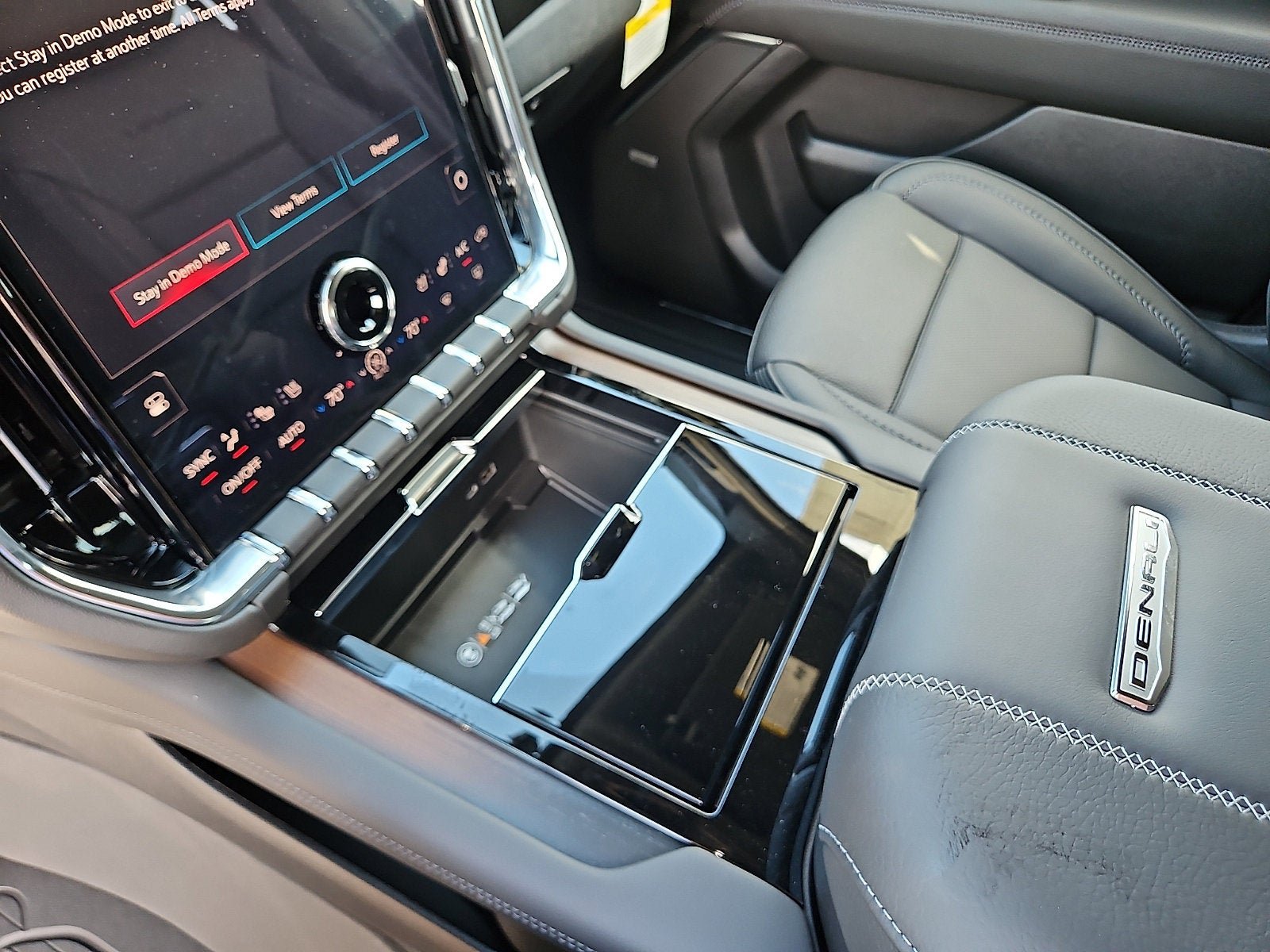 New 2026 GMC Yukon Denali w/ Sun & Power Step Package RWD image 20